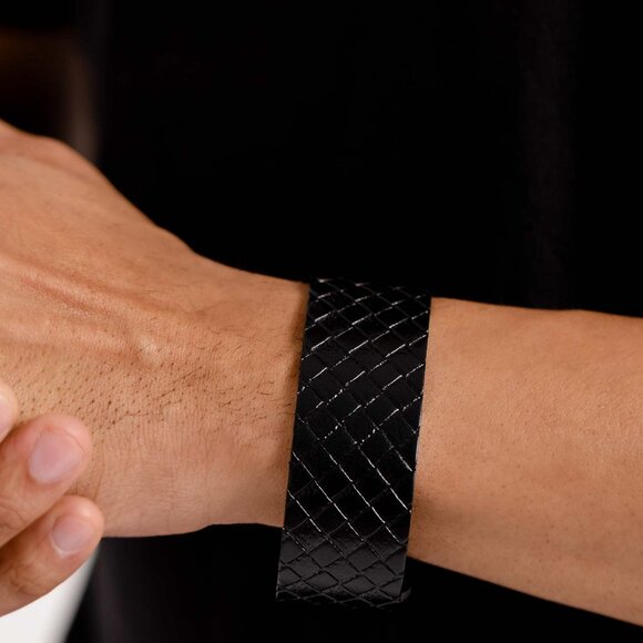 Diamondback Bandit - Black Bracelet - Picture 1 of 2